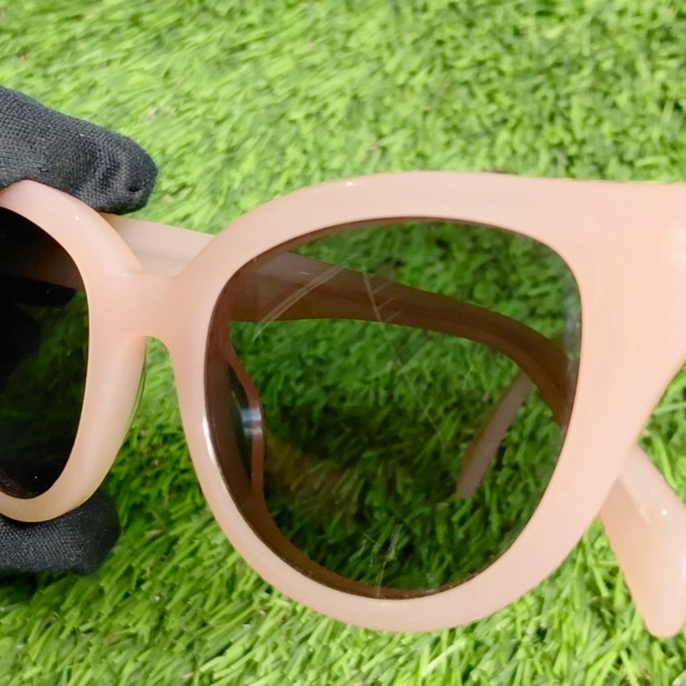 Euc Unisex Carla Colour Barton Sunglasses In Flesh/Haze By Carla Colour. View 6